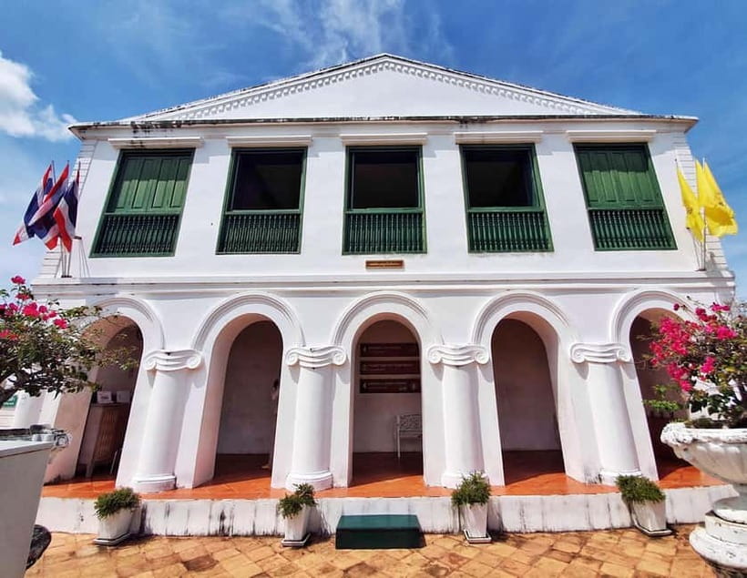 Petchaburi Temples & Royal Palace - small Join Group Tour - Lunch at The Royal Diamond