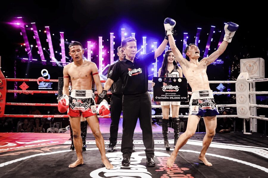 Phang-nga: Khao Lak Boxing Stadium Muay Thai - Reading the action in the ring
