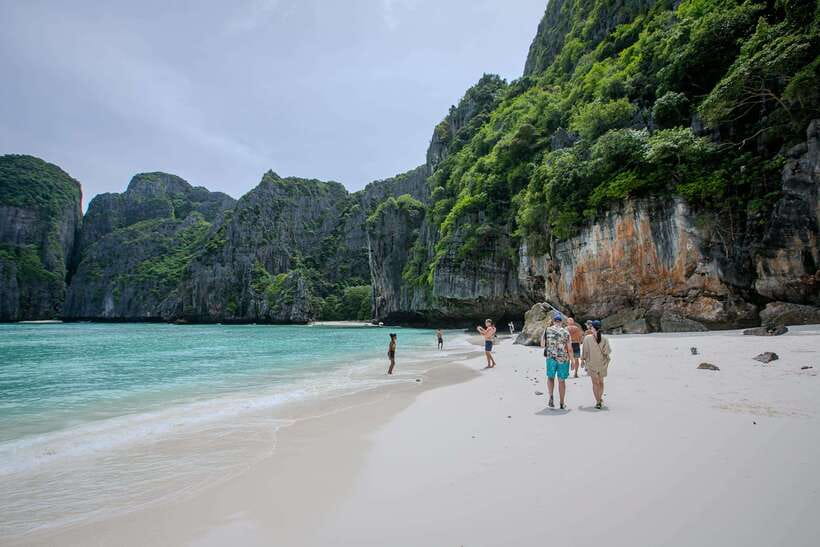 Phi Phi: 7 Island Day Tour by Longtail Boat - Meeting the boat at Tonsai Bay