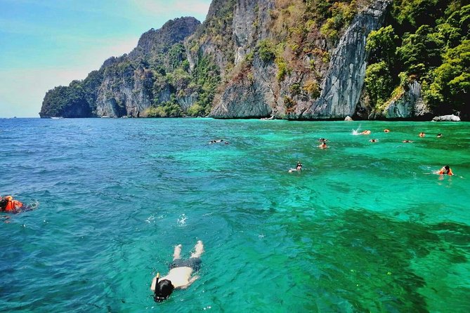 Phi Phi Early Bird & 4 Islands - Day Tour by Speedboat From Krabi - Tup and Mor Islands: the sandbar depends on the tide