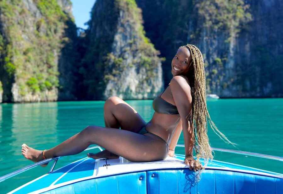 Phi Phi: Maya Bay, Bamboo Island & Plankton Full-Day Tour - Pileh Lagoon and the limestone walls