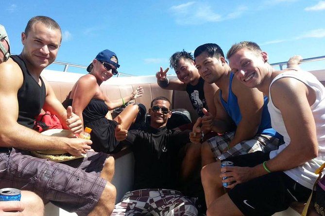 Phi Phi & Maya Bay Speedboat: All-Day Food & Choice of 3 Marinas - Pileh Bay and the limestone walls