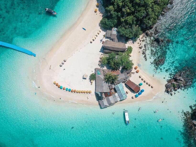 Phuket: 3 Khai Islands Snorkeling Tour - Crowds, beach beds, and realistic expectations