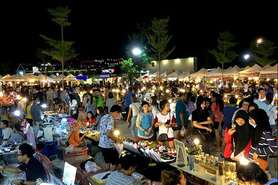 Phuket: Amazing Sunset View & Local Market Tour - Who will get the most from this tour