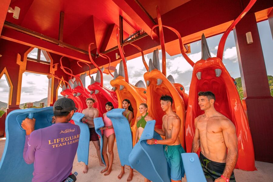 Phuket: Andamanda Water Park Ticket - Shade, lockers, towels, and useful comfort details