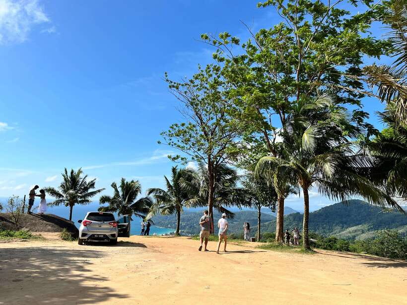 Phuket:City Tour,Big Buddha, Forest Safari Tiger Park Canopy - The cashew factory and the risk of shopping detours