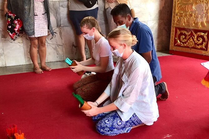Phuket City Tour – Old Town, Local Food, Temple & Viewpoint - Starting With A-Pong In Samkong