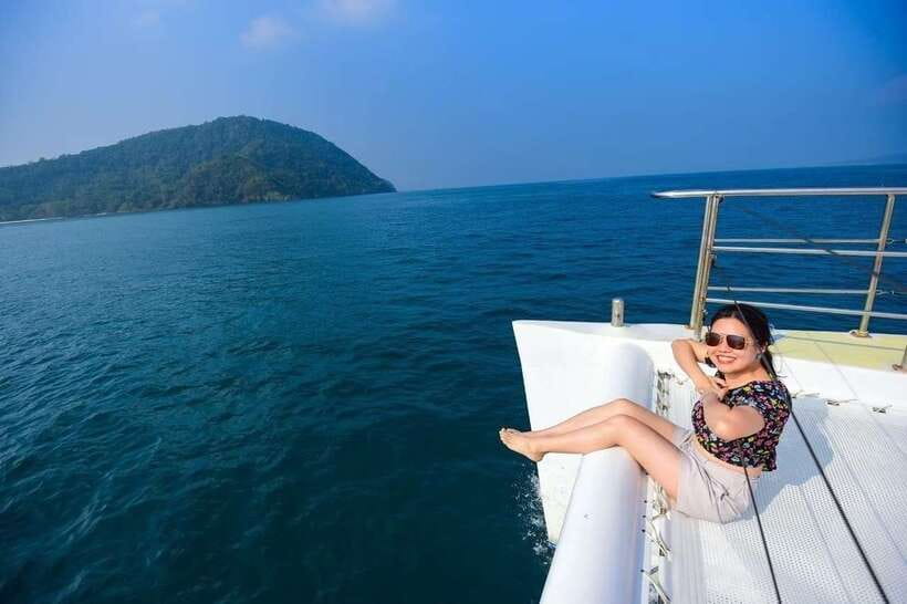 Phuket: Coral Yacht Boat Tour to Coral Island with Sunset - Crew, language, and comfort on board