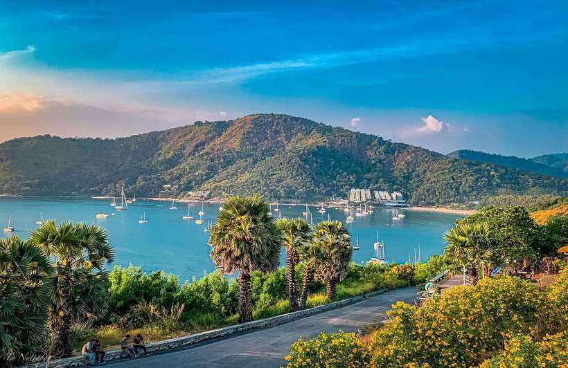 Phuket: Half-Day Viewpoint, Big Buddha and Wat Chalong Tour - Wat Chalong and the island’s Buddhist traditions