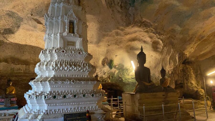 Phuket: James Bond Island by Longtail Boat Small Group Tour - Koh Panyi, the stilt village with the best lunch stop