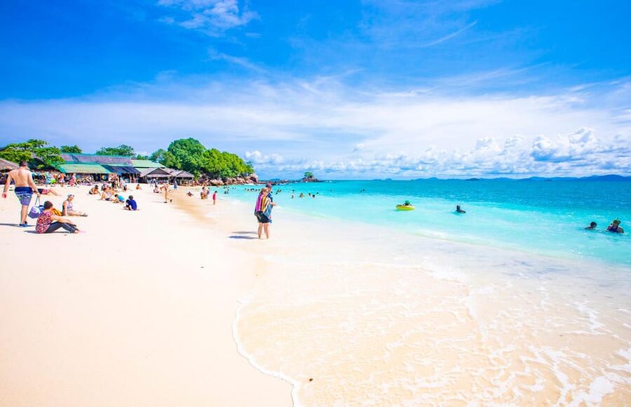Phuket: Khai Islands Premium Speedboat Half Day Adventure - Khai Nui: beautiful water, limited land