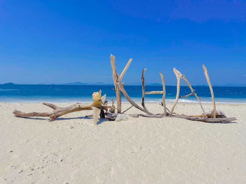 Phuket: KHAI ISLANDS TOUR with LUXURY SPEEDBOAT - Guides and the human side of the trip