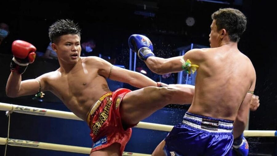 Phuket: Muay Thai Fight at Rawai MuayThai Boxing Camp - The Wai Kru Ram Muay gives the night meaning