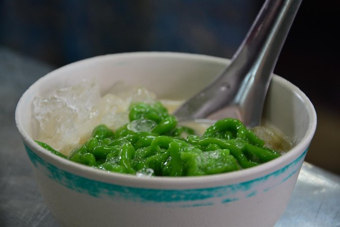 Phuket Night Food Tour & Old Town's Magical Lights - O-Tao brings in a Phuket specialty