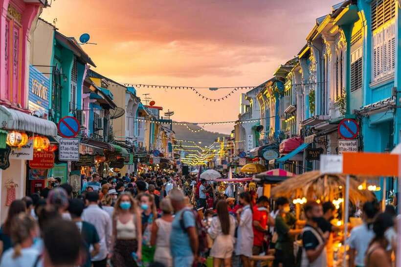 Phuket: Old Town Half-Day Sightseeing with Local Guide - Old Phuket Town in a short 30-minute window