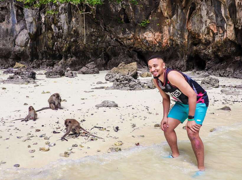 Phuket: PhiPhi, Maya Bay & Khai Island Day Tour with Lunch - Phi Phi Don is the practical midday break