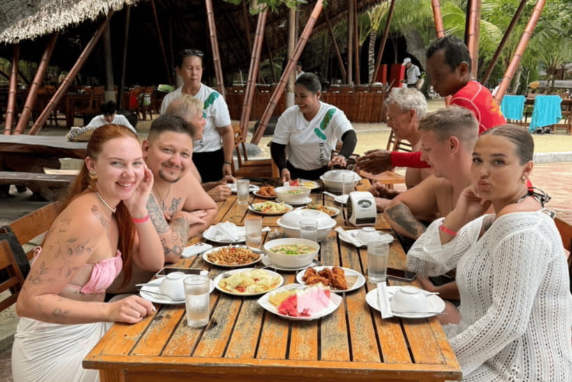 Phuket: Racha and Coral Islands Speedboat Trip with Lunch - Lunch is included, but keep expectations modest