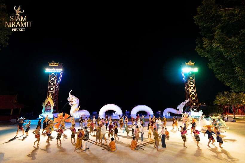 Phuket: Siam Niramit Ticket with Round Transfer and Dinner - Who will enjoy Siam Niramit most?