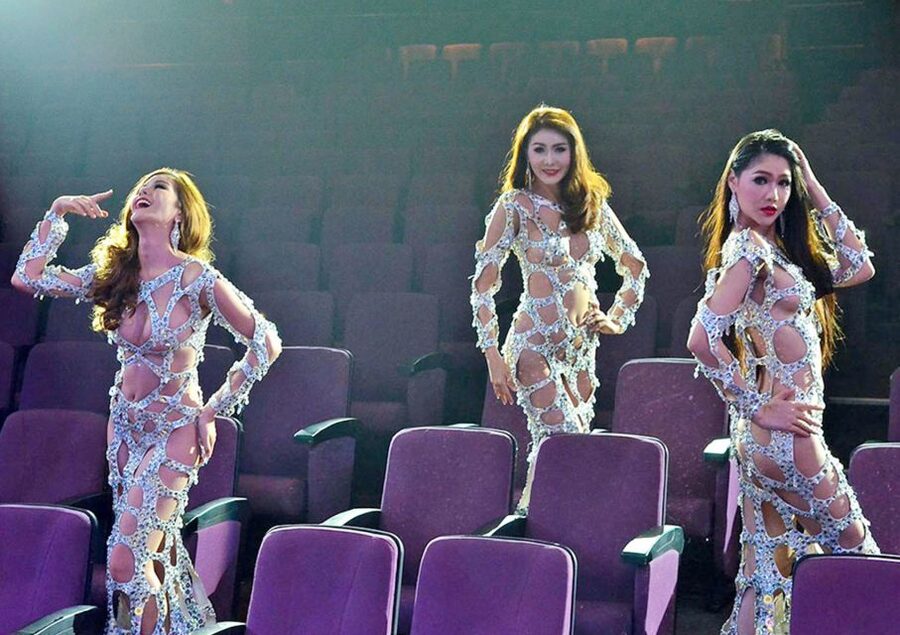 Phuket: Simon Cabaret Show Admission Ticket - The opening minutes and finding your seat