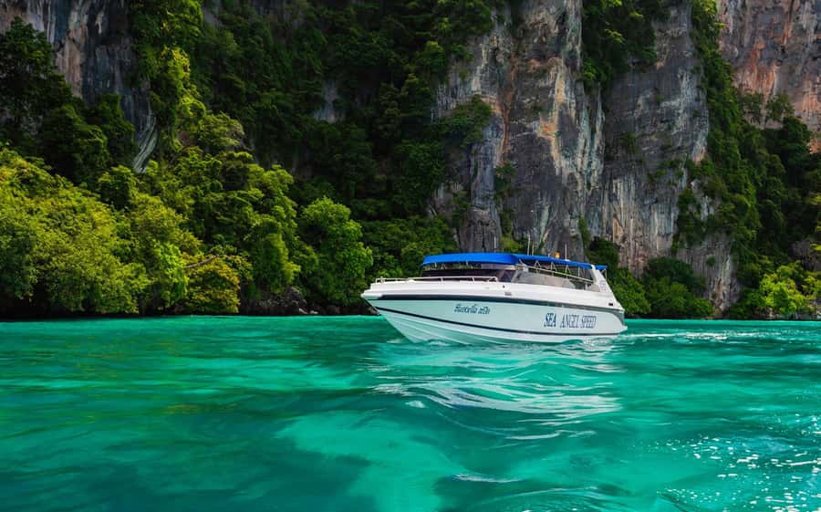 Phuket: Speedboat Day Trip to Phi Phi and Maya Bay - Snorkeling in Phi Phi’s clear water
