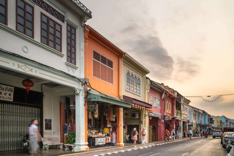 Phuket: Wat Chalong, Viewpoint, and Old Town Guided Tour - Old Phuket Town and its Sino-Portuguese character
