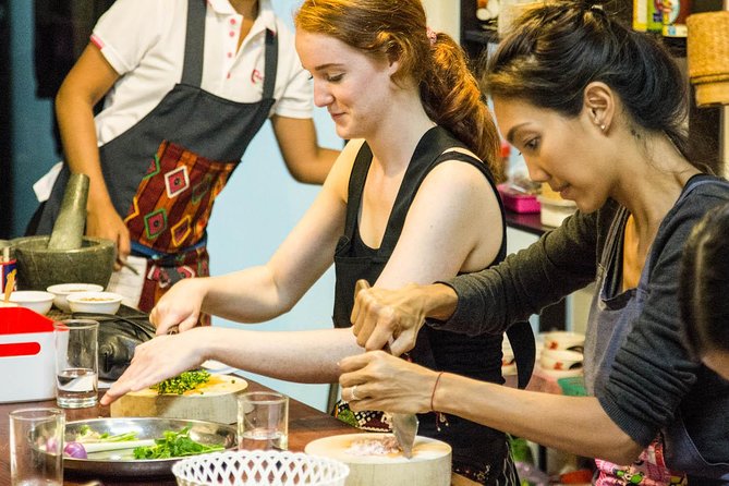 Pink Chili - Thai Cooking Class and Market Tour in Bangkok - A few rough edges to keep in mind