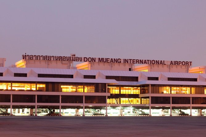 Private Arrival Transfer : Bangkok Airport to Bangkok Hotel (SHA Plus) - Families should ask about the baby seat