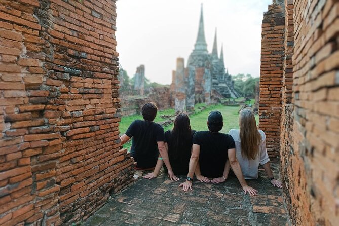 PRIVATE Ayutthaya + SUNSET Boat Tour + Light up The NIGHT - A 45-minute long-tail boat around the old city