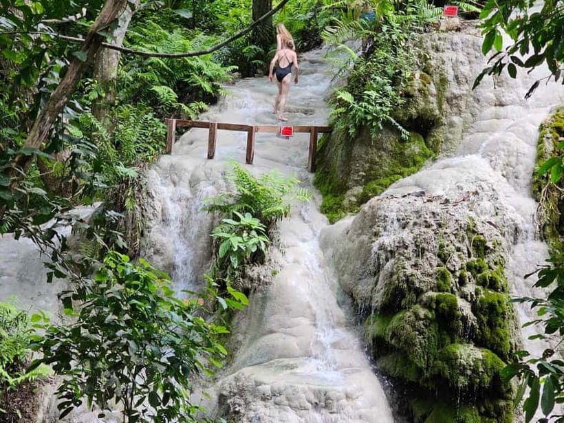 Private : Sticky Waterfall & Secret Temple & Karen Village. - Following the stream to the Seven-Colored Fountain