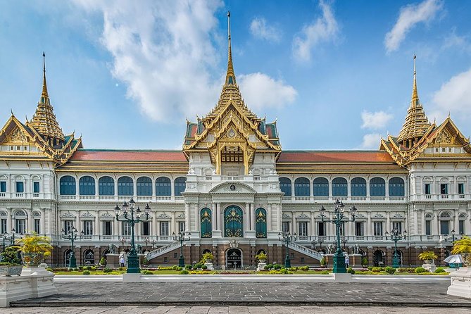 Private Tour Guide in Bangkok for a Day - Wat Arun across the Chao Phraya