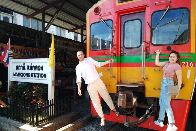 Private tour to Floating & Railway markets (multi-lang: EN ZH ES IT FR DE) - Small details that make booking easier