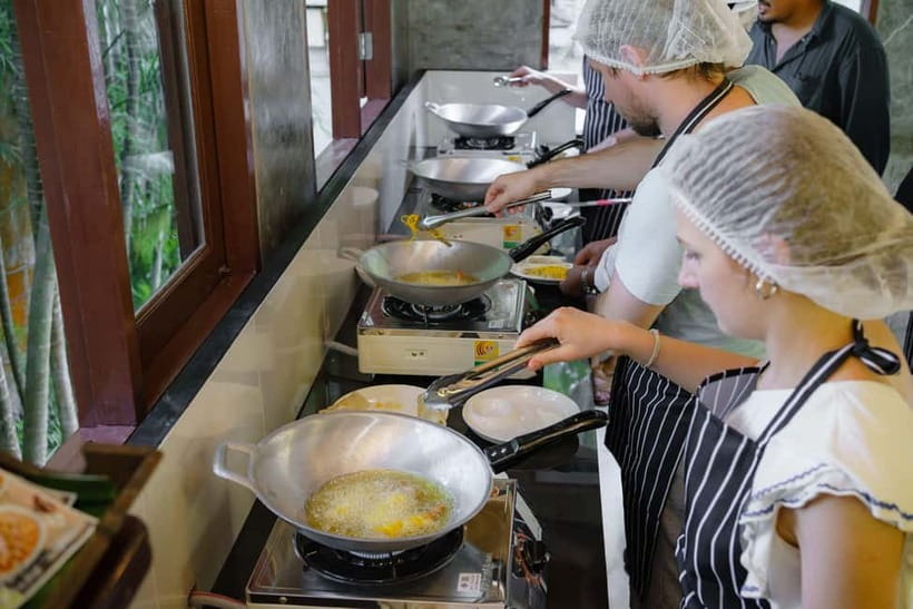 Railay: Hands-On Thai Cooking Class at Railay Beach - Key points to know before booking
