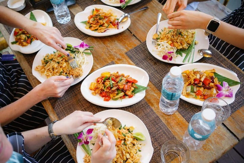 Railay: Hands-On Thai Cooking Class at Railay Beach - Food stories and Thai eating culture