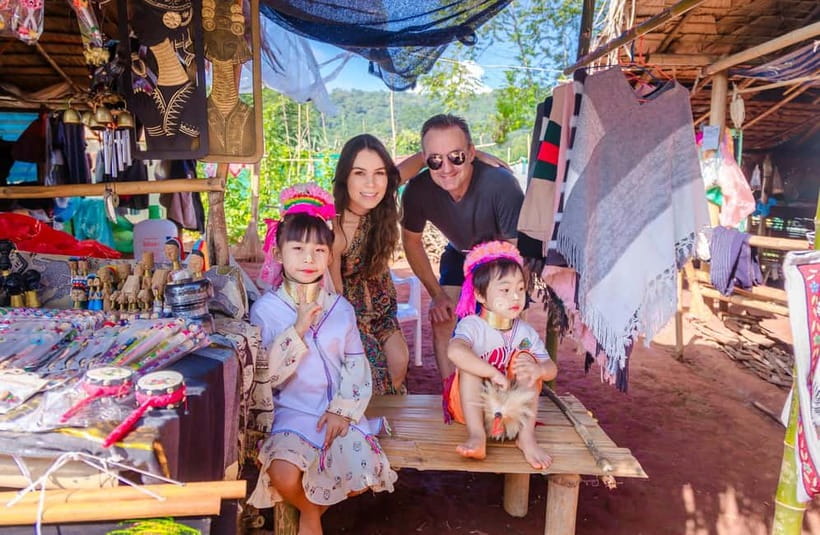 Red, Blue, White Temples & Hot Spring Trip from Chiang Mai - Lunch breaks up the temple circuit