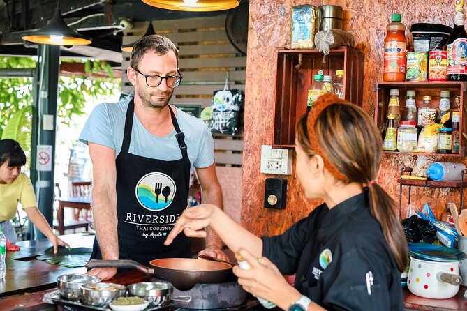 Riverside Thai Cooking Half Day Class - Group size, pickup, and the four-and-a-half-hour schedule