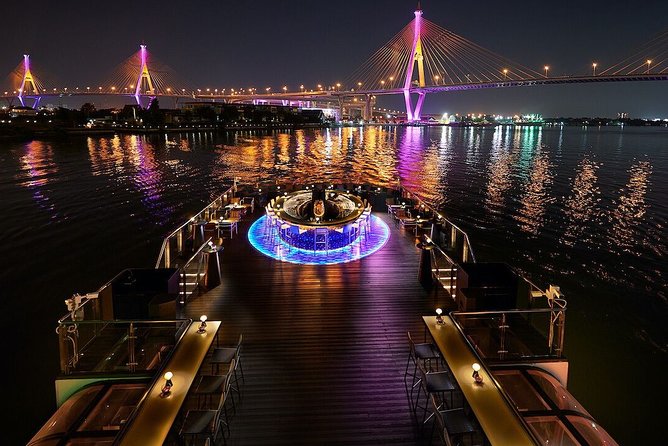 Saffron: A Luxurious Dinner Voyage on the River of Kings - Why a Saffron dinner cruise works so well at night