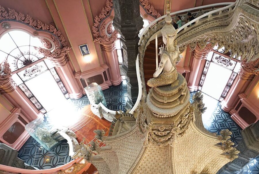 Samut Prakan: Erawan Museum Discounted Admission Ticket - The garden and the outdoor photo stops