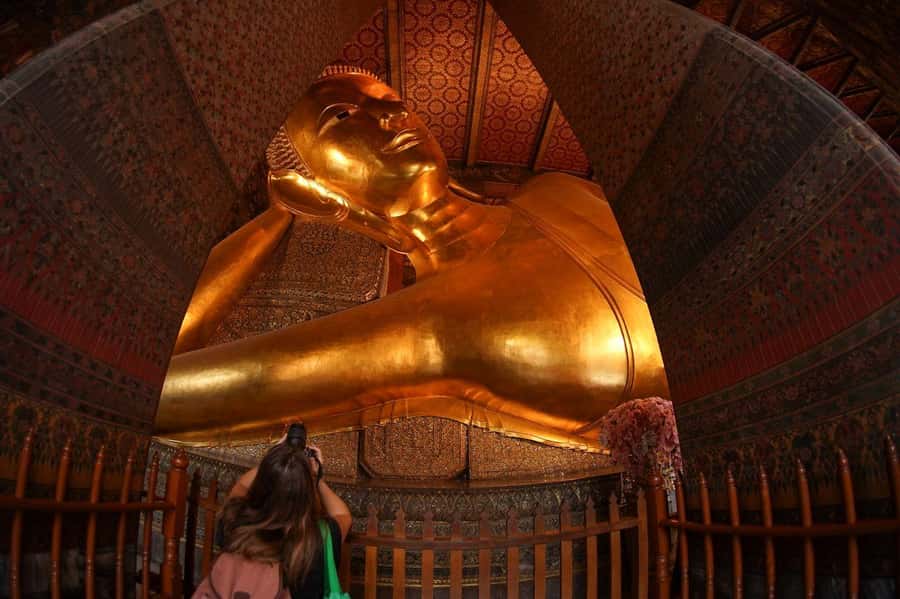 Shared Tour: Wat Pho, Wat Traimit and Wat Benchamabophit - Pak Khlong Talat in just 15 minutes