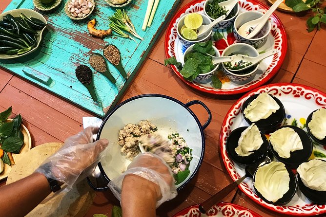 Silom Thai Cooking Experience with Market Visit - Why the Silom class begins at the market