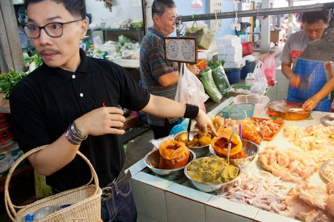 Silom Thai Cooking Experience with Market Visit - Plain’s role in keeping the class lively