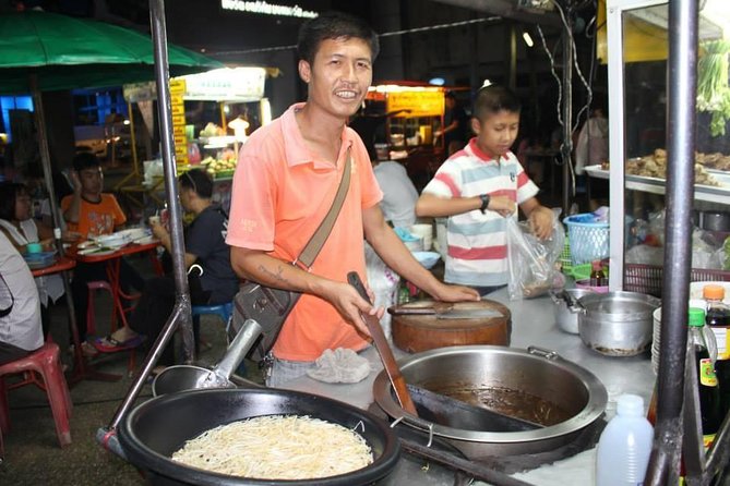 Small-Group Chiang Mai Evening Street Food Tour - The guides make the difference