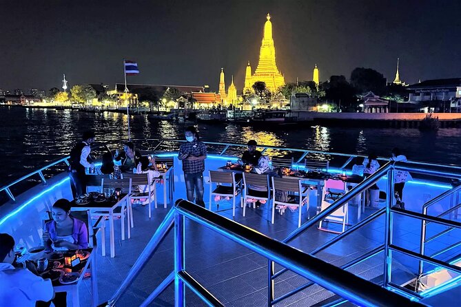 Smile Dinner Cruise Experience: Dining & Live Entertainment - Thai and international dishes at the buffet