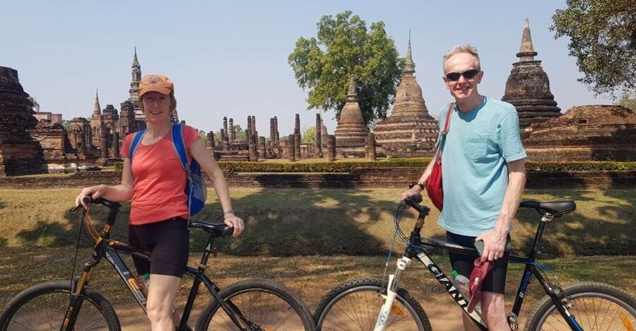 Sukhothai: Full-Day Historical Park Cycling Tour with Lunch - A local lunch and a welcome pause