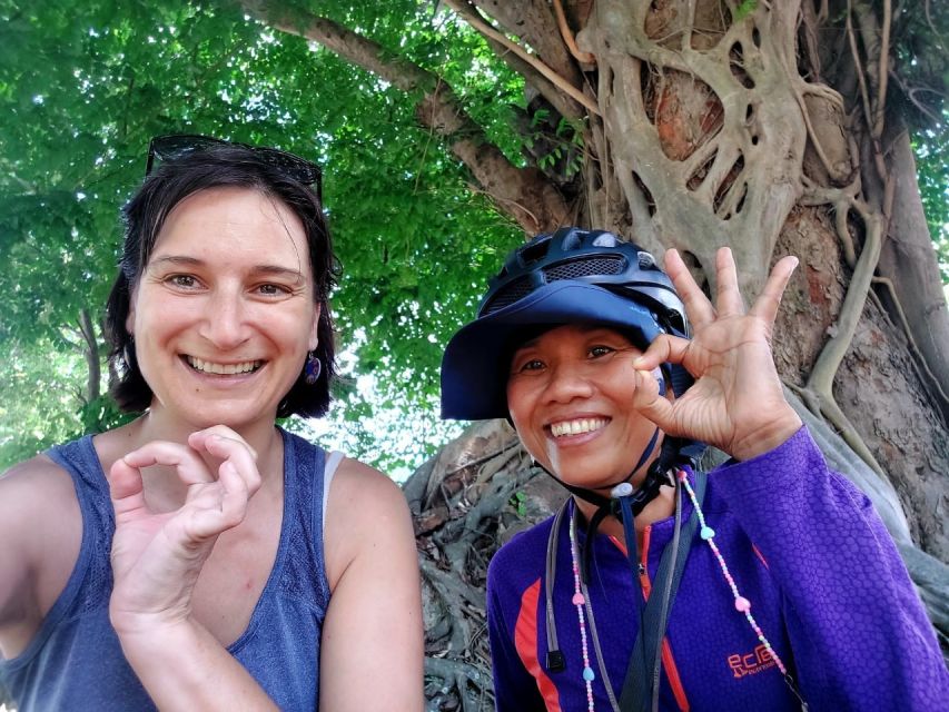 Sukhothai: Full-Day Historical Park Cycling Tour with Lunch - Reaching Sukhothai Historical Park by bicycle
