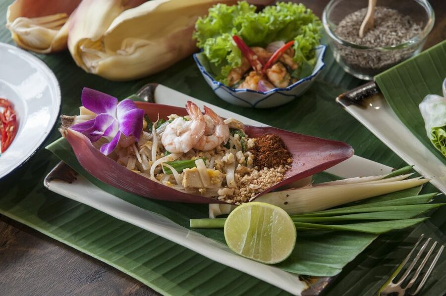 Sukhumvit: Hands-on Thai Cooking Class & Market Tour in BKK - The morning market is more than a shopping stop
