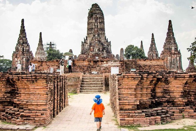 Sunset Sail, Glittering Tempels at Afternoon Ayutthaya Tours - Chao Phrom Market and the snack box