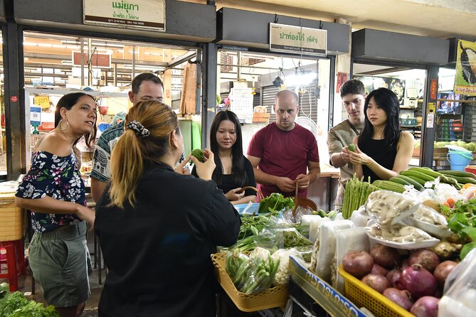 Thai Cooking Class with Market Tour in Sathon Bangkok - Pounding Curry Paste From Scratch
