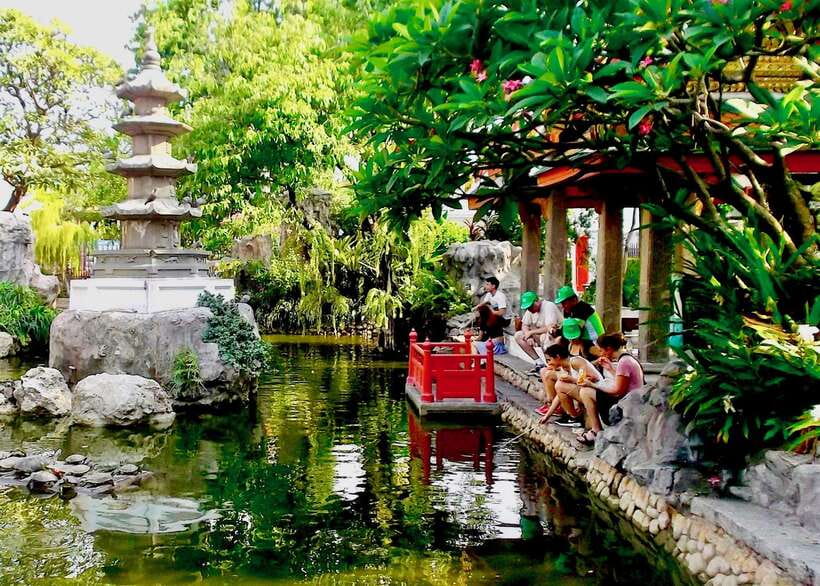 Thai culture and Bangkok local life guided bike tour - Crossing to the old capital area