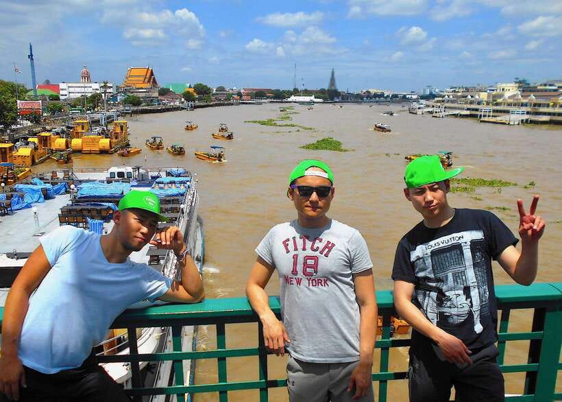 Thai culture and Bangkok local life guided bike tour - Returning along the river cycle path