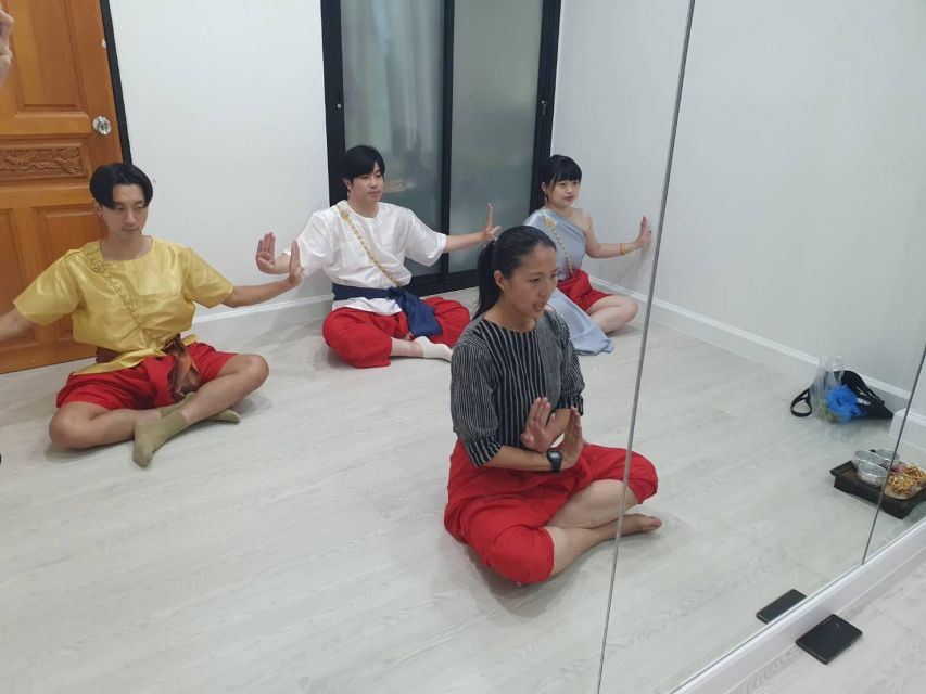Thai Dance Class - Getting to ThaiGlam Studio